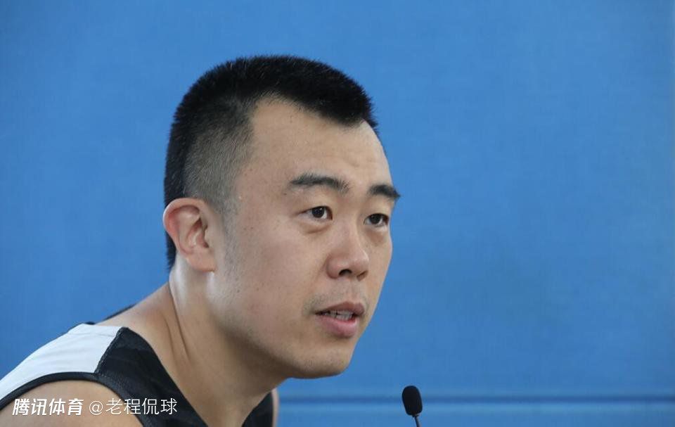 表哥和表嫂，很般配，也很登对呢。